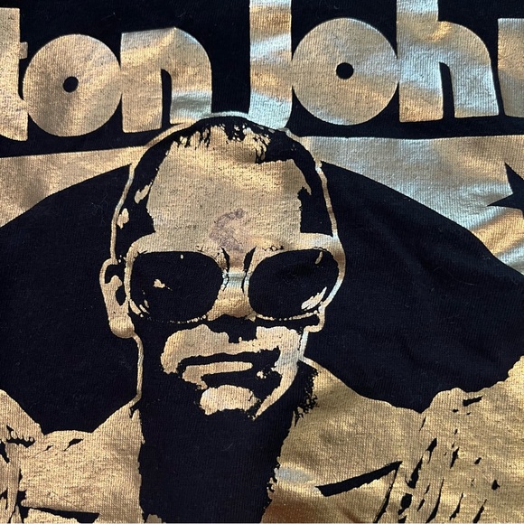 Elton John 2019 The B…. Is Back Gold Foil Print Rock N Roll Band Tee. - Picture 8 of 8